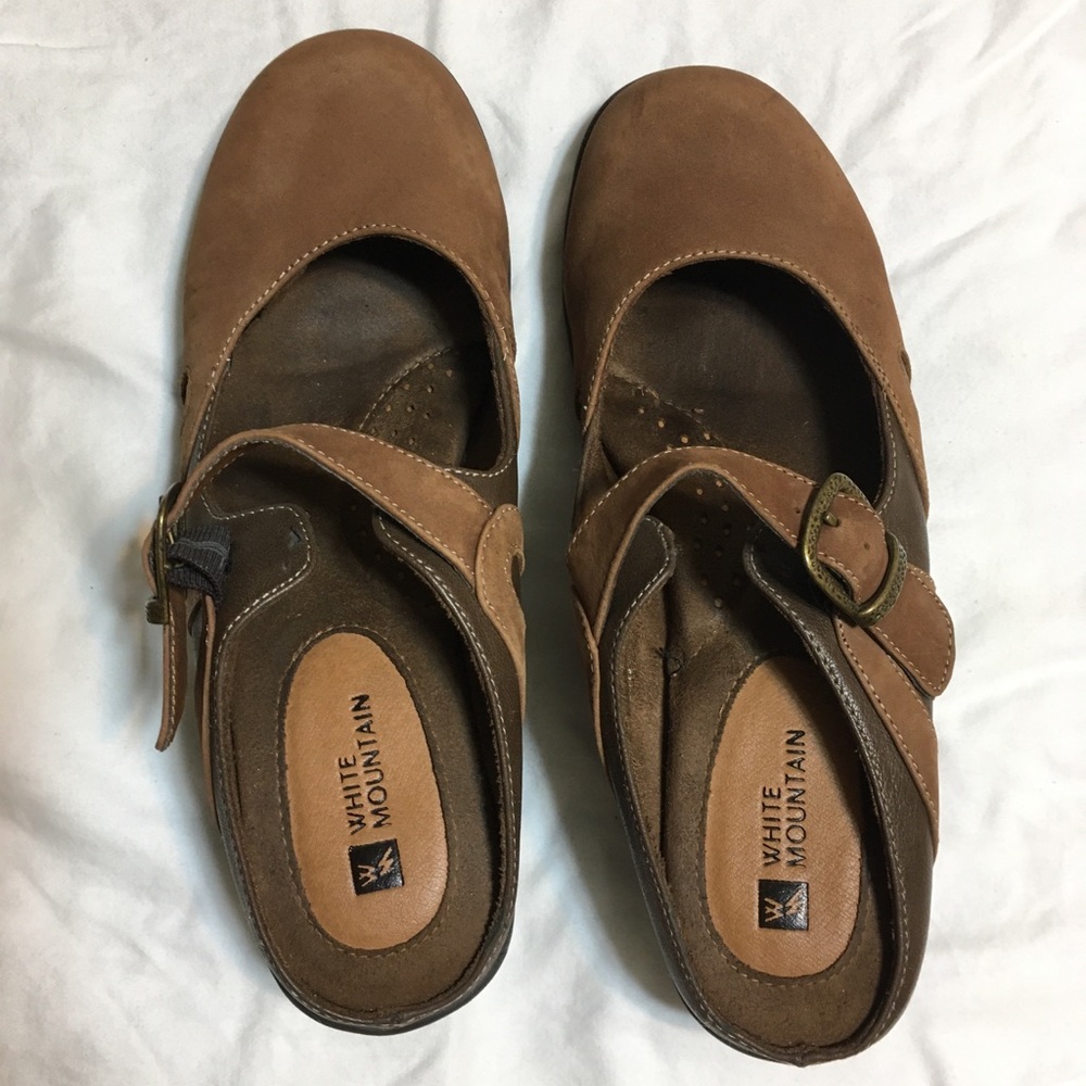 White mountain Clogs
